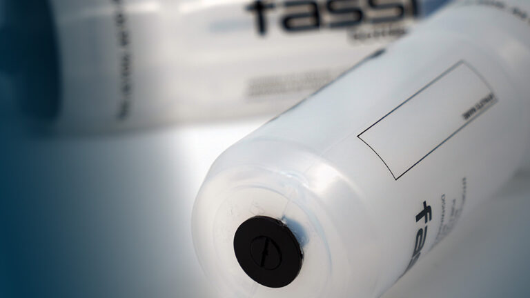 Laser-Kunststoffschweißen für Sportgetränkeflaschen auf Biobasis: Eine zuverlässige, automatisierte Fertigungslösung für Fassibottle und Evosys